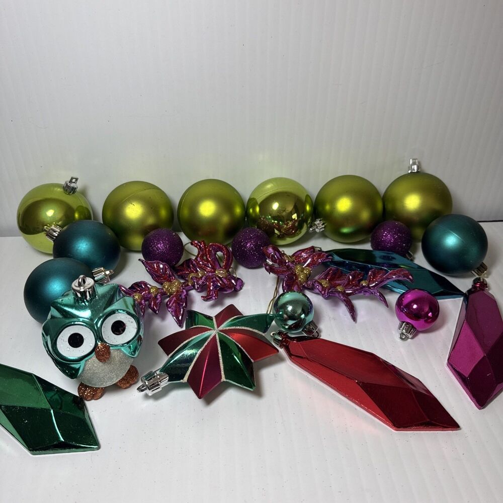 Assorted Lot Christmas Tree Ornaments 20+